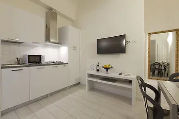 Windows On Otel Floransa