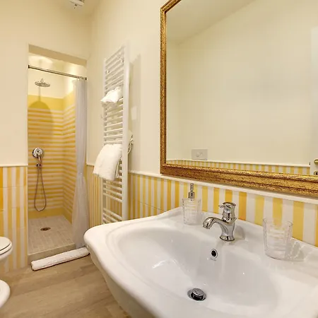 Windows On Hotel Florence